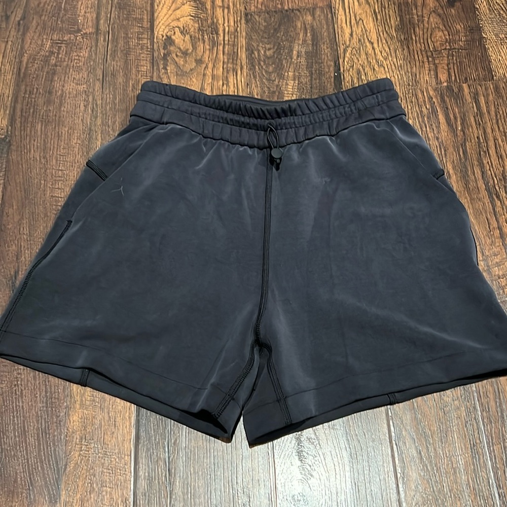 Lululemon Softstreme High-rise Shorts 4” - NWT